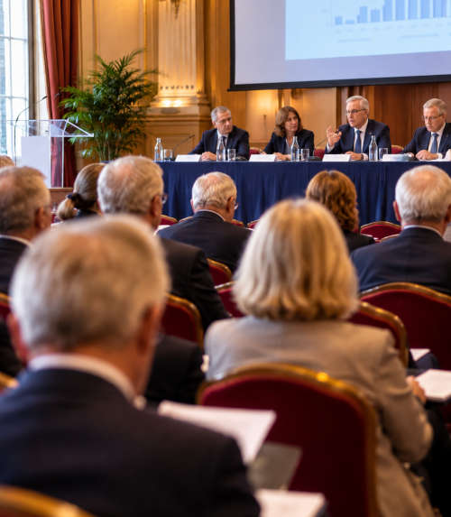 Assemblée générale d’actionnaires réunis pour échanger sur les résultats et les décisions d’une entreprise